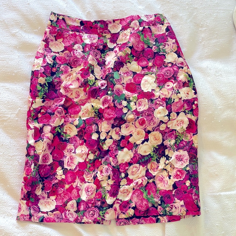 Kate Spade “New York Rose Print Pencil Skirt”